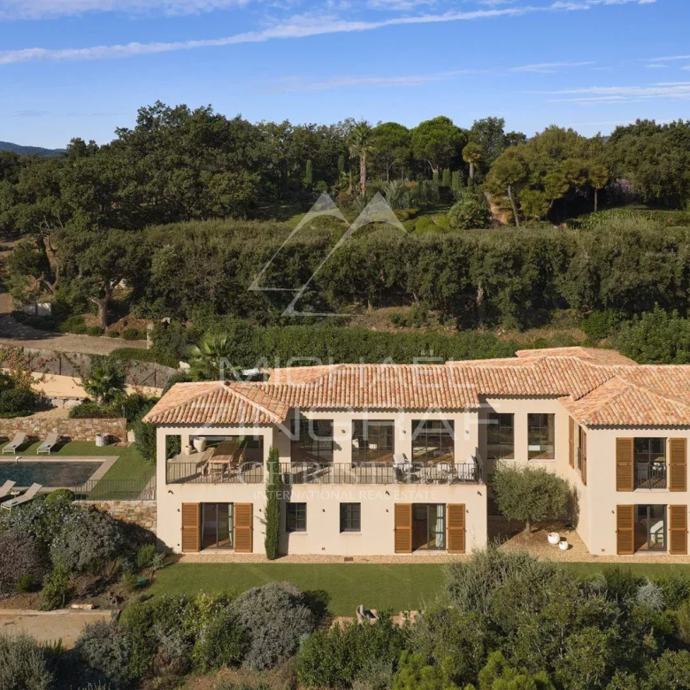 Sainte-Maxime – Villa d’exception avec vue mer au cœur d’un domaine privé