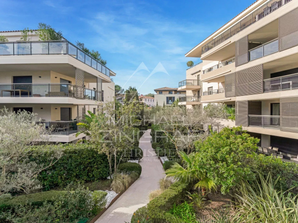 Appartement de Prestige au Cœur de Saint-Tropez