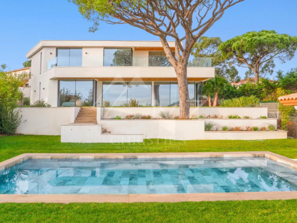 VILLA CONTEMPORAINE DE PRESTIGE – VUE MER