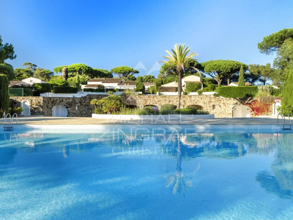 Rare à Ramatuelle – Ensemble de 2 Mazets modulables, au cœur du village et à proximité des plages