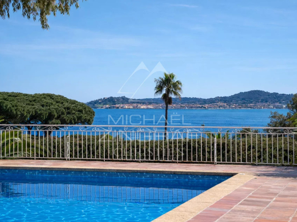 À Beauvallon – Charmante maison avec vue mer et accès plage
