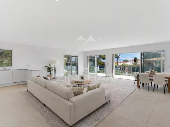 Jolie maison proche au port Cavalaire avec vue mer