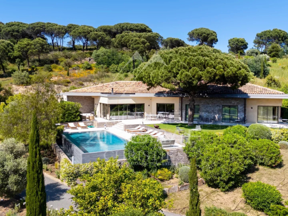 VILLA LOUM – Magnificent villa with unobstructed views – Ramatuelle
