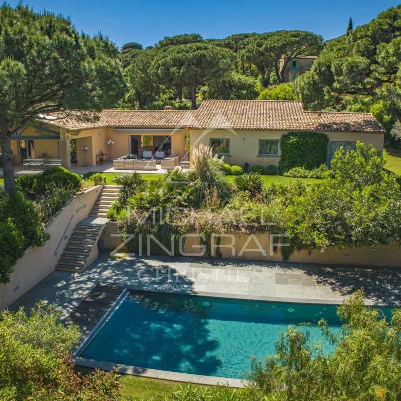 EXCLUSIVITE: A 15 minutes à pied du centre ville, découvrez cette villa toit d’exception