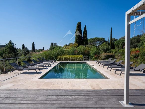 Gigaro, superb house in a private estate, a few steps from the beaches of Gigaro