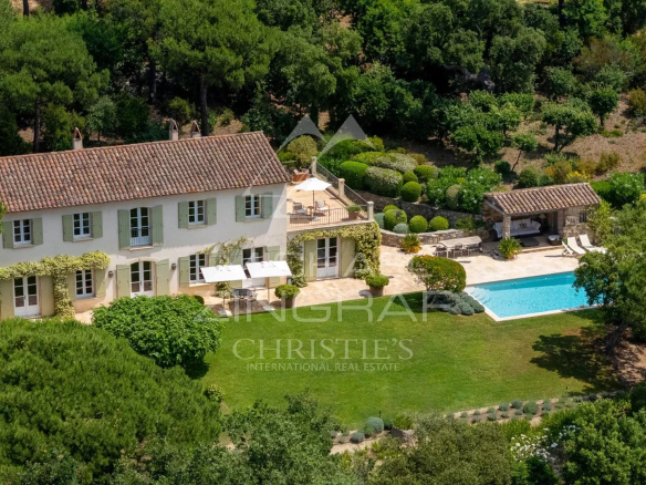 Stunning Provençal villa for sale in Ramatuelle