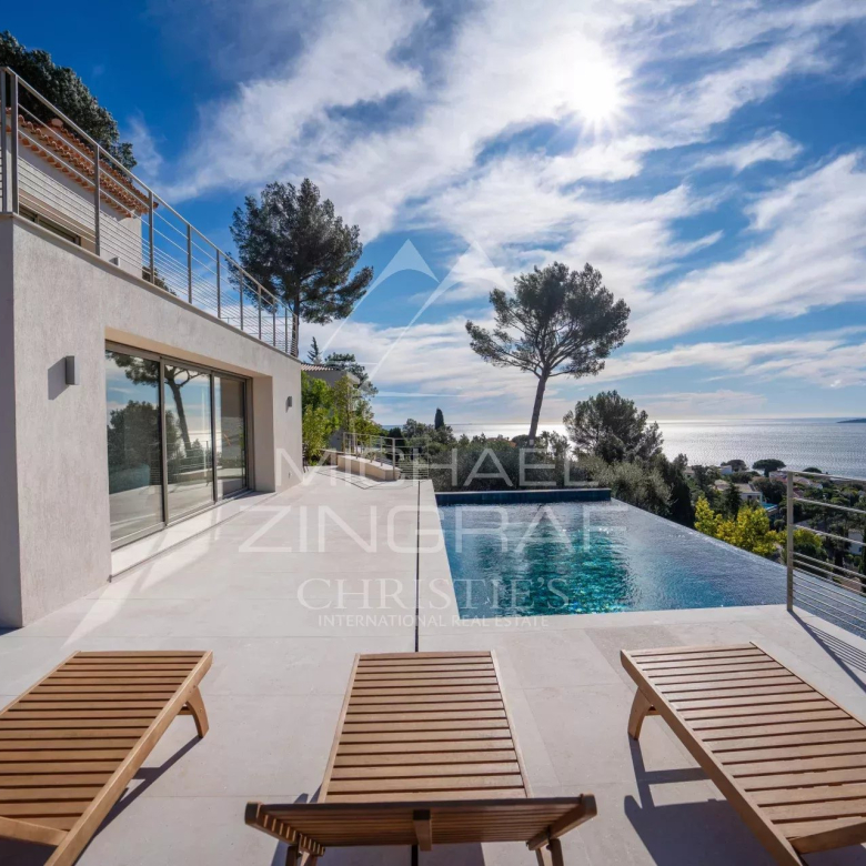 Propriété d’Exception à Découvrir : Vue Mer, Plage & Prestations Haut de Gamme