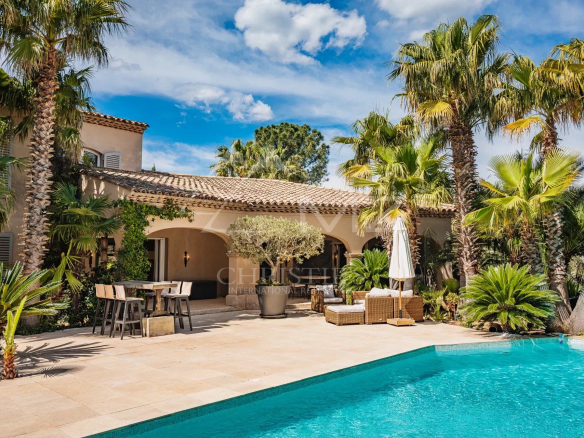 Propriété familiale de standing au cœur du Golfe de Saint-Tropez