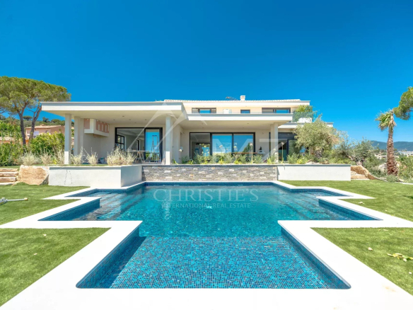 VILLE CONTEMPORAINE – VUE MER – PROCHE CENTRE