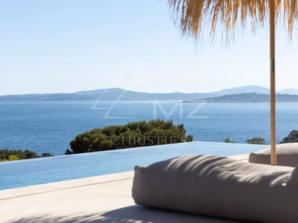 Sea view from a contemporary villa with swimming pool in Les Issambres.