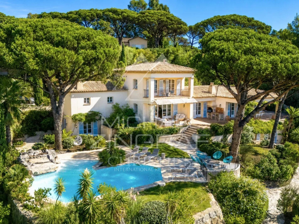 Luxury real estate photo | Charming Properties