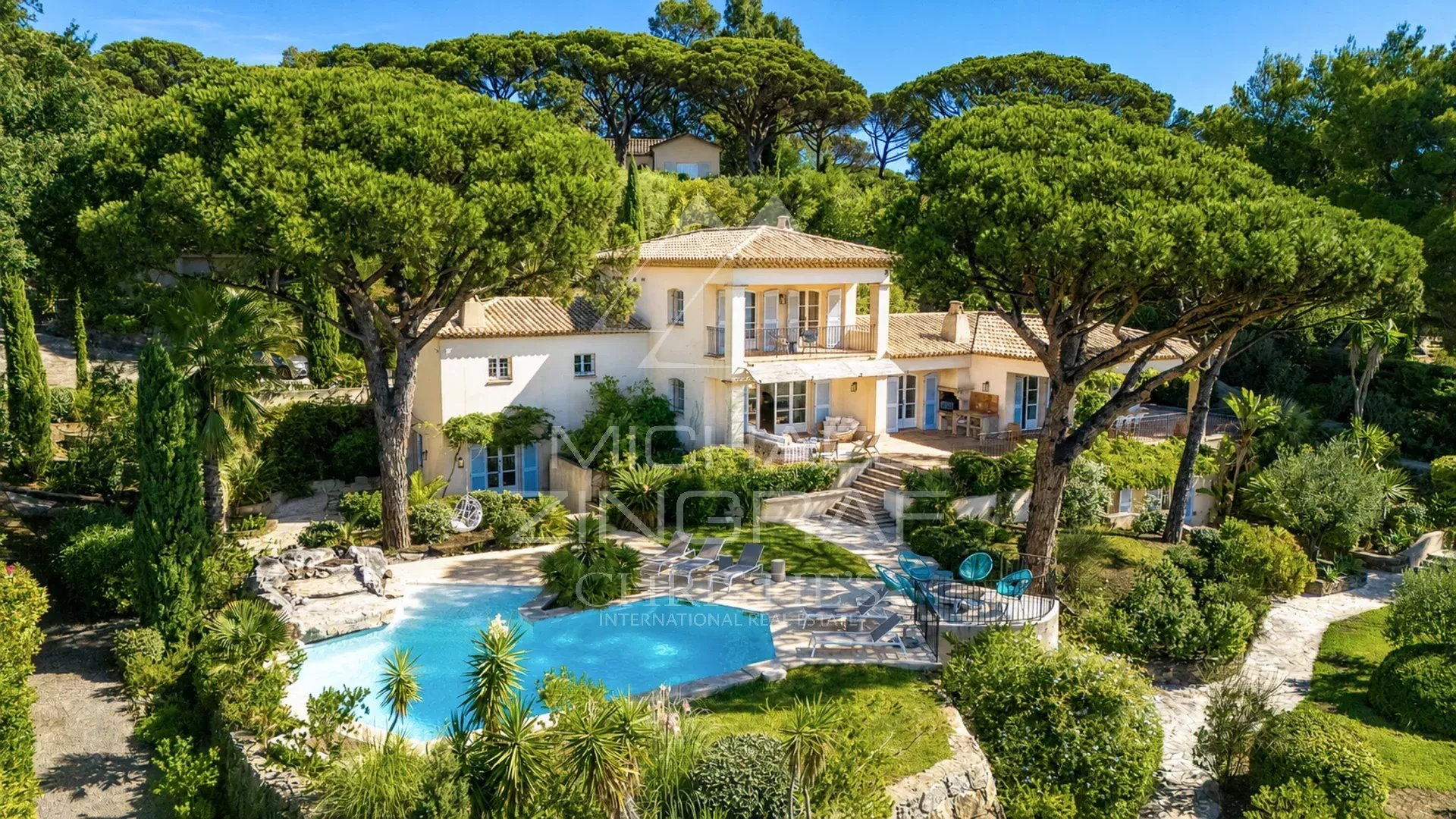 Exceptional property in Gigaro Neo-Provençal villa with swimming pool surrounded by greenery in La Croix-Valmer.