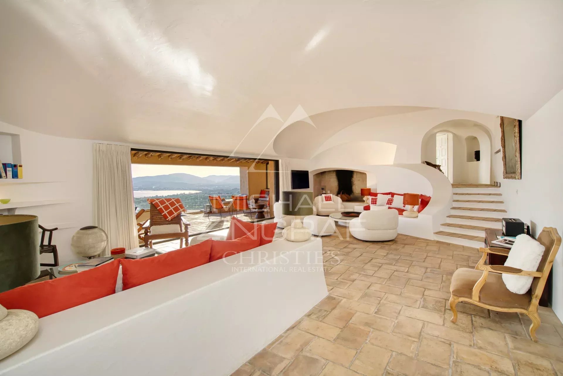 Interior of Villa Levante Interior of Villa Levante in Grimaud, with a view of the Gulf of Saint-Tropez.