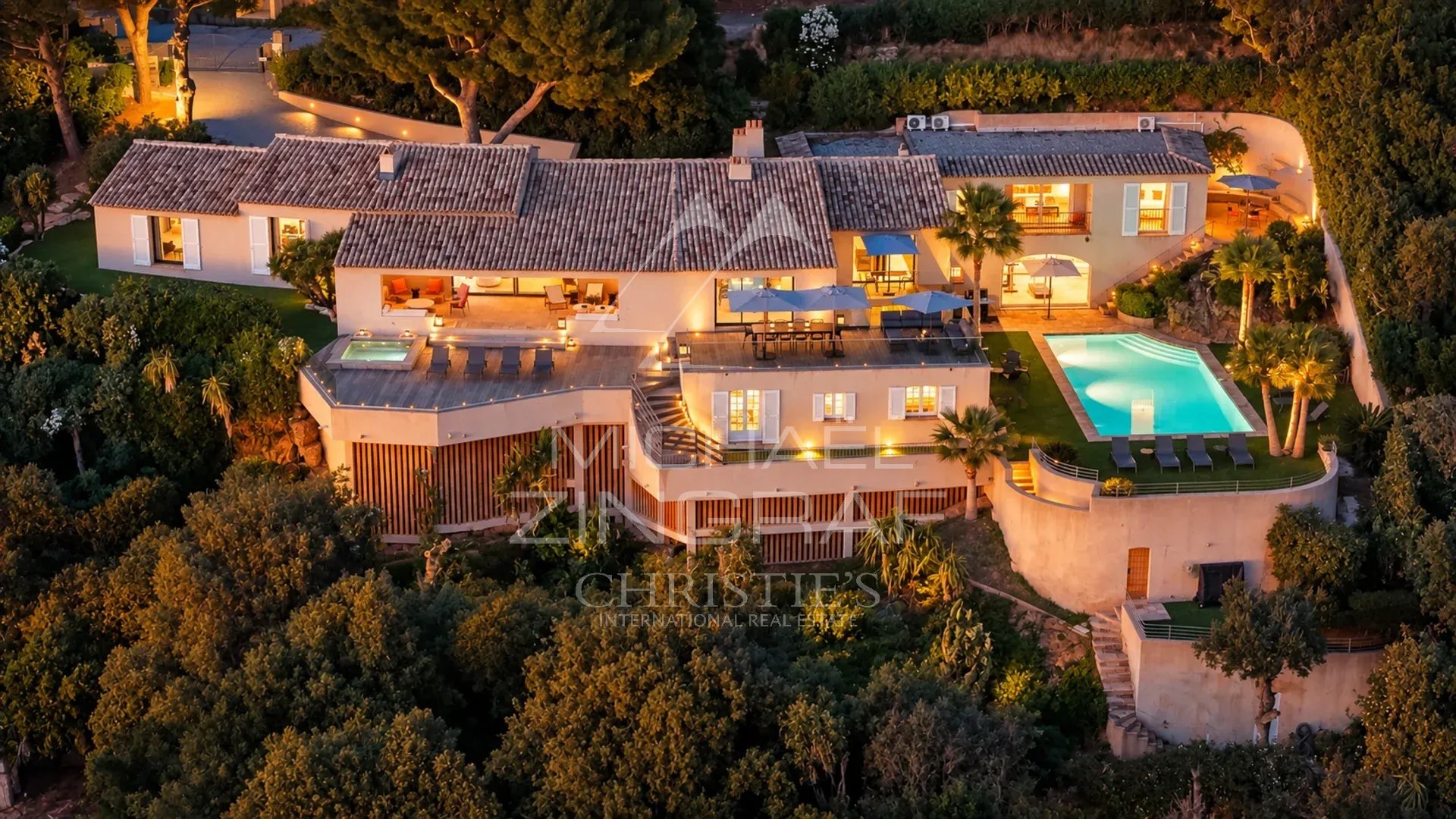 Villa Levante in Grimaud Aerial view of Villa Levante in Grimaud, with swimming pool and Mediterranean garden.