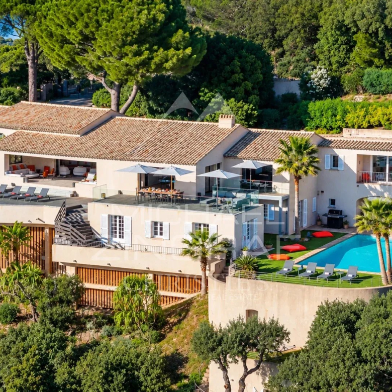 Luxury real estate photo | Charming Properties
