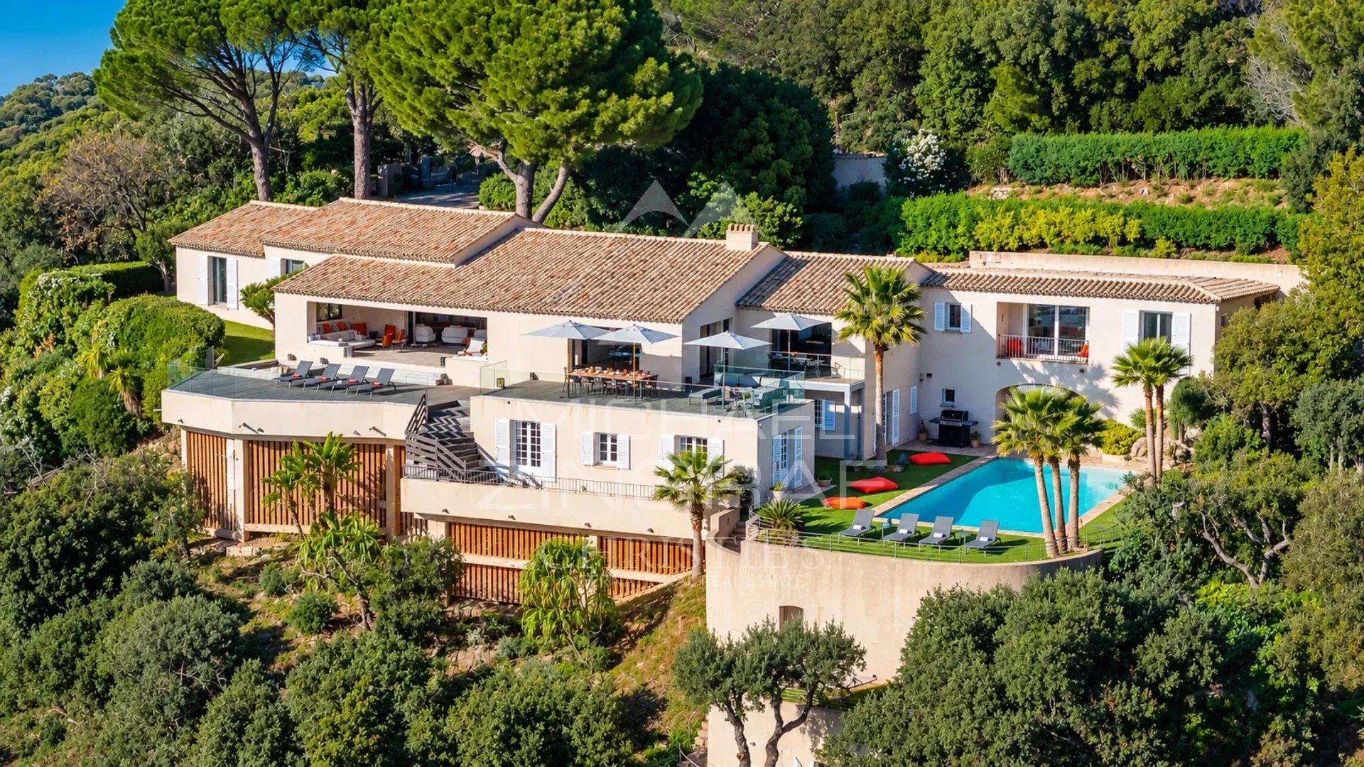 Villa Levante in Grimaud View of Villa Levante in Grimaud, with swimming pool and Mediterranean garden, overlooking the Gulf of Saint-Tropez.