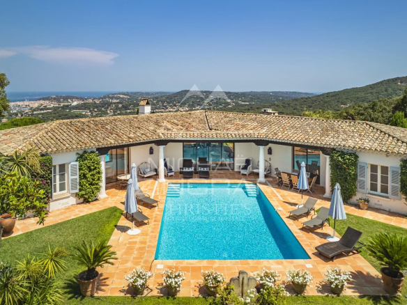 Luxury real estate photo | Charming Properties