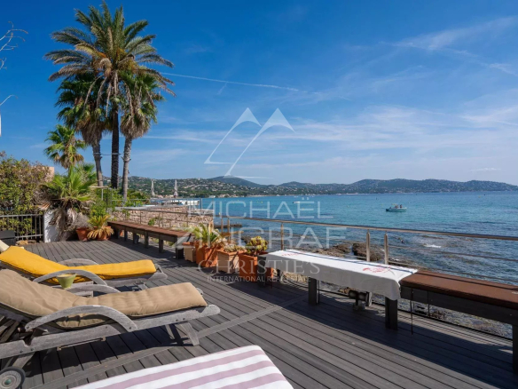 Wooden terrace with sun loungers overlooking the sea in Sainte-Maxime