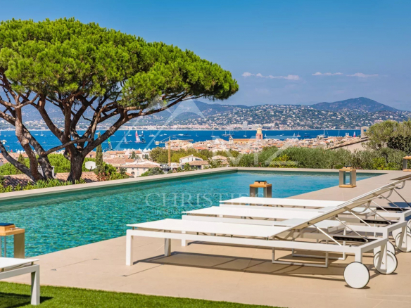 Saint-Tropez centre – Villa contemporaine vue mer exceptionnelle