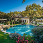 A rare Provencal residence in the heart of the vineyards
