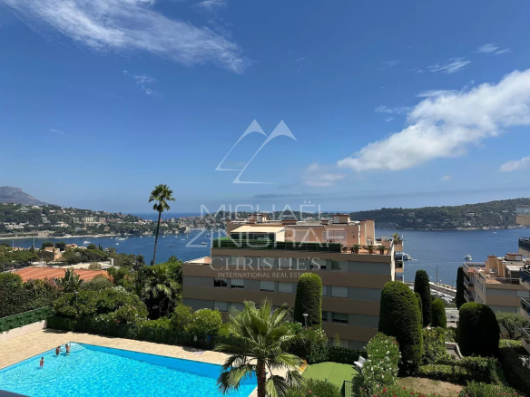 VILLEFRANCHE SUR MER – LARGE 3-ROOM APARTMENT