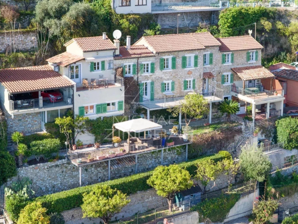 Roquebrune-Cap-Martin-Exceptional villa with panoramic view of the sea