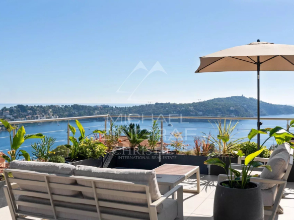 Appartement dernier étage d’exception avec toit-terrasse et vue mer