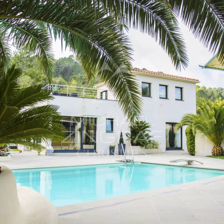 Luxurious villa at the gates of Monaco