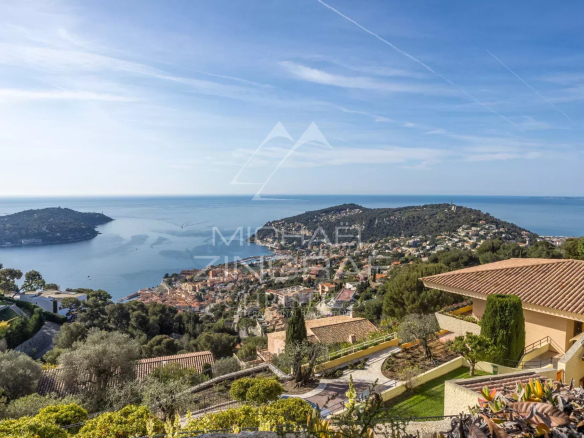 Villa d’architecte au coeur d’un domaine privé – VILLEFRANCHE SUR MER