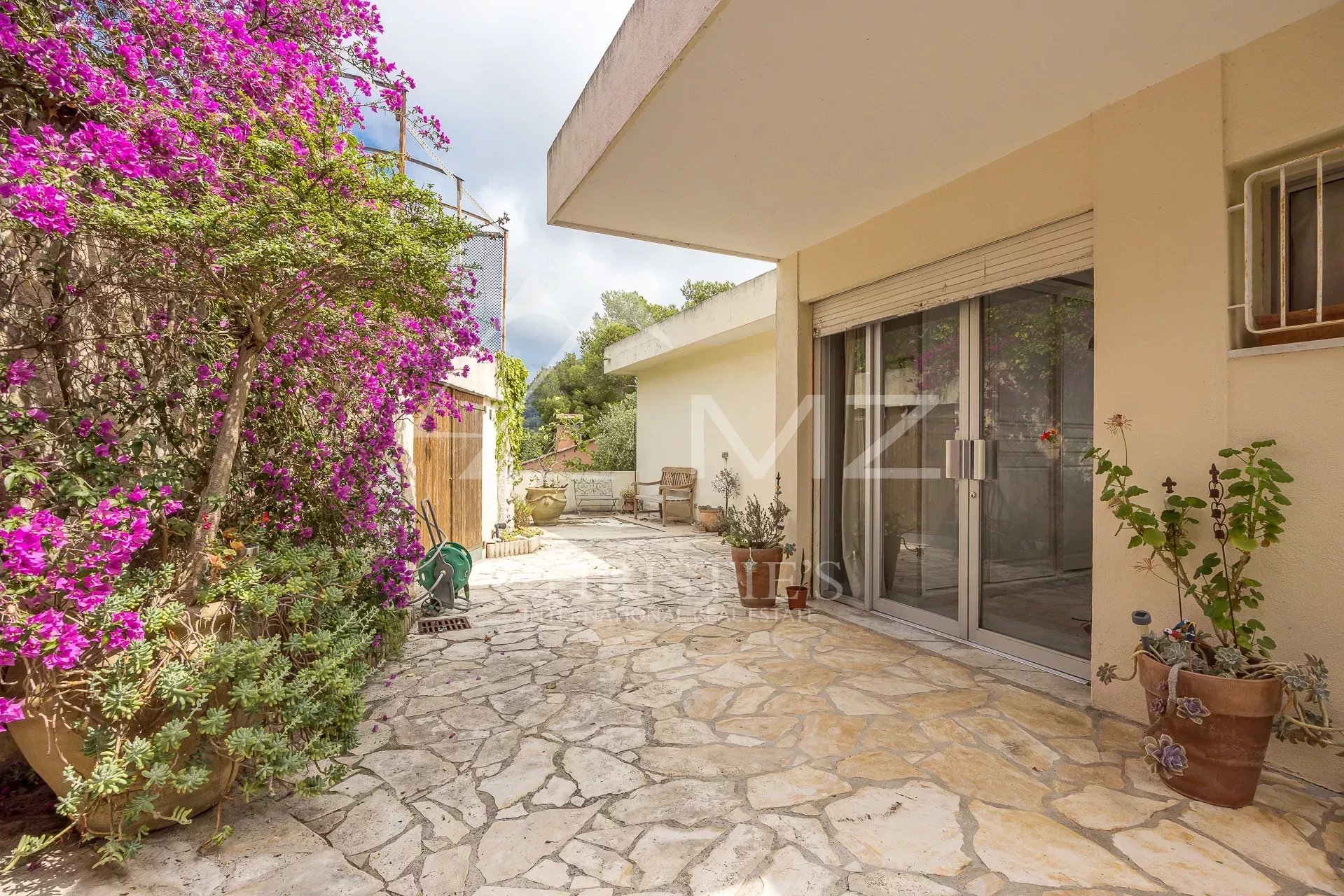 7acf6df8a981513af1f396494b5da4ea_99d5b3a56e_1919-original