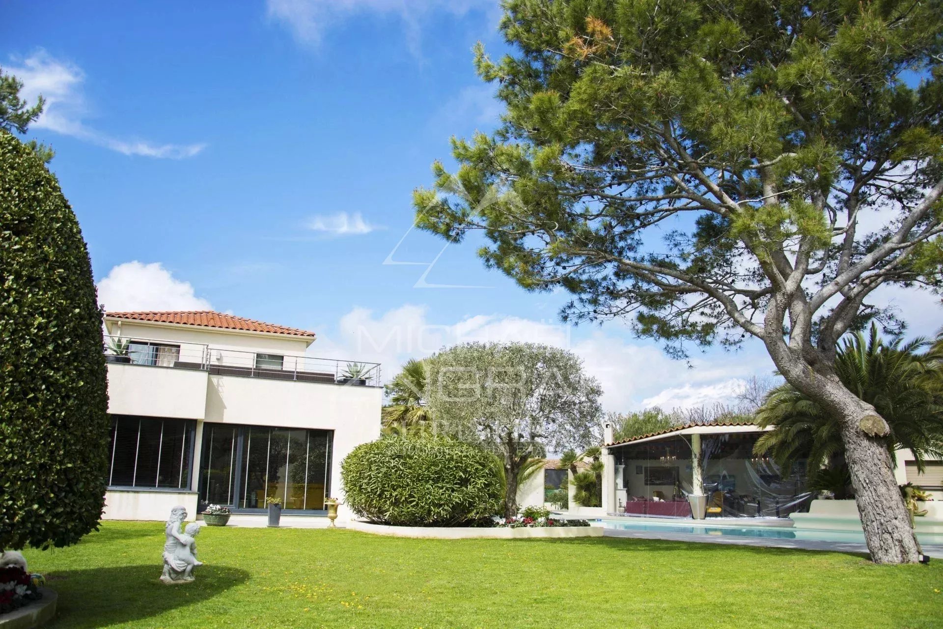 5cb5b1bbf188670d8c47fcd22f9a79c7_32f2f99716_1920-original