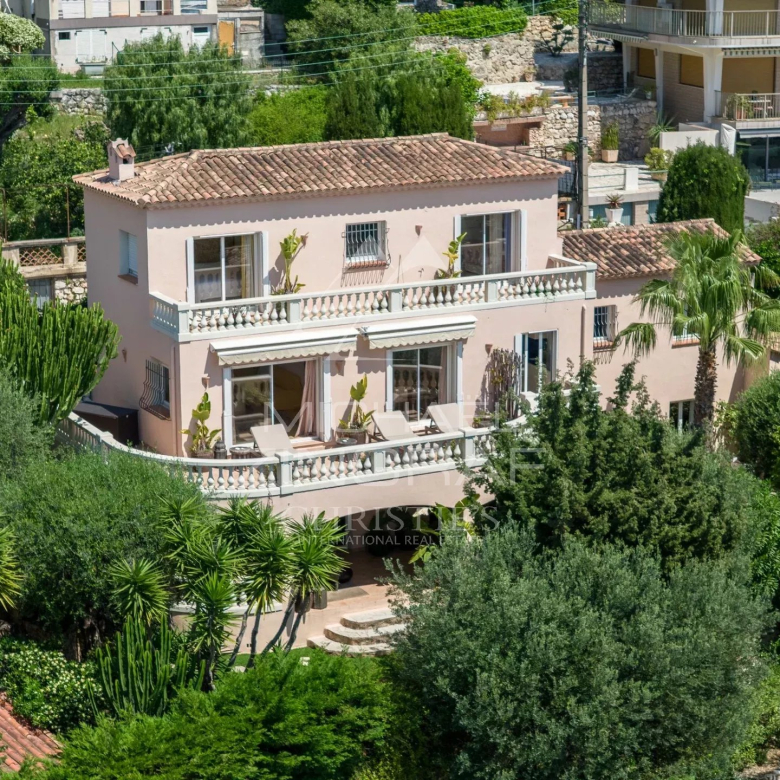 Luxury Provençal Villa with Breathtaking Panoramic Views