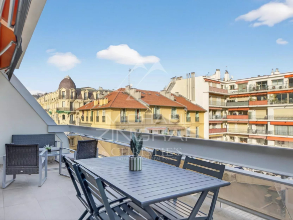 Appartement rénové avec terrasses – Carré d’Or – Nice