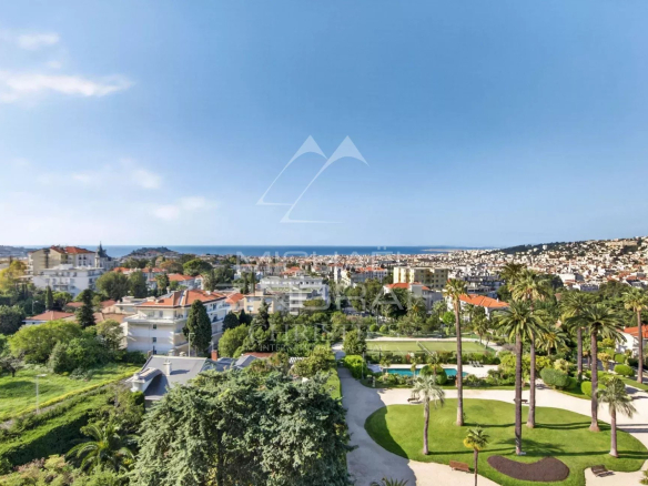 Exceptional Apartment – ​​Le Regina Residence, Nice Cimiez