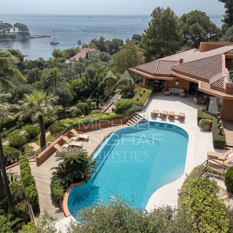 New property in Eze