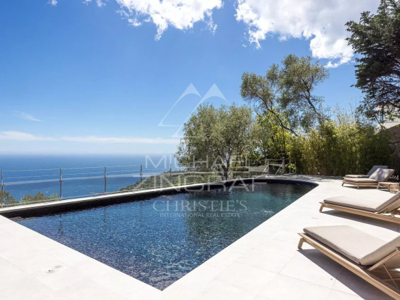 New property in Eze