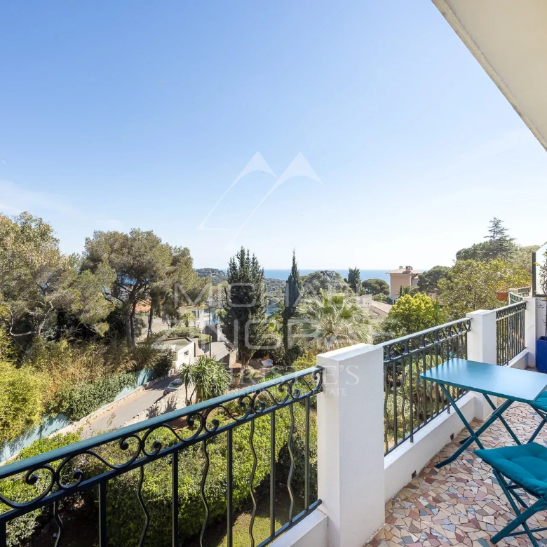 VILLA PIEDS DANS L’EAU À SAINT JEAN CAP FERRAT