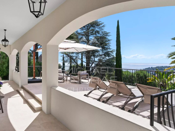 Roquebrune-Cap-Martin – Brand-new villa à côté de Monaco