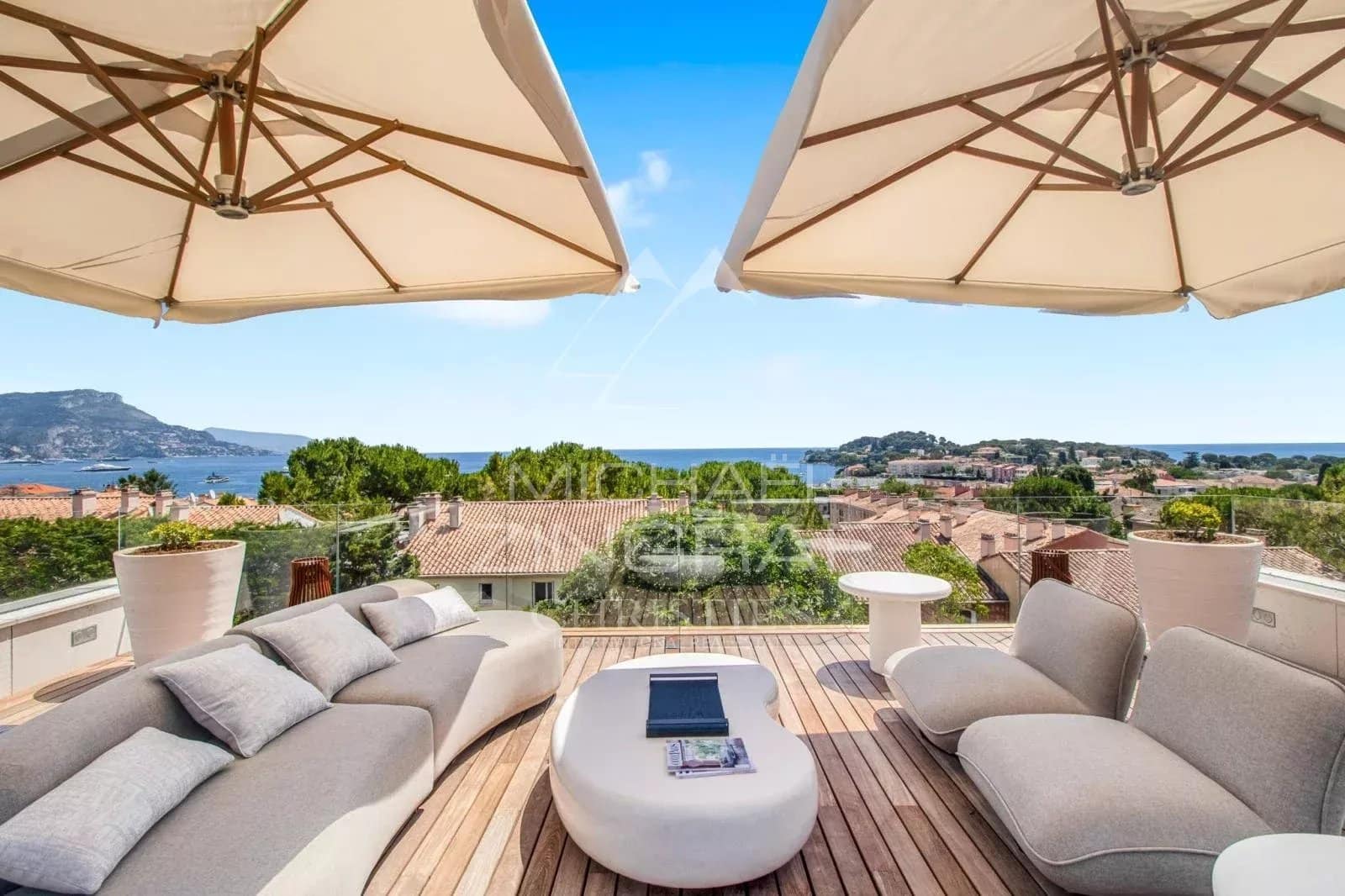 Terrace of a contemporary villa with sea views in Saint-Jean-Cap-Ferrat