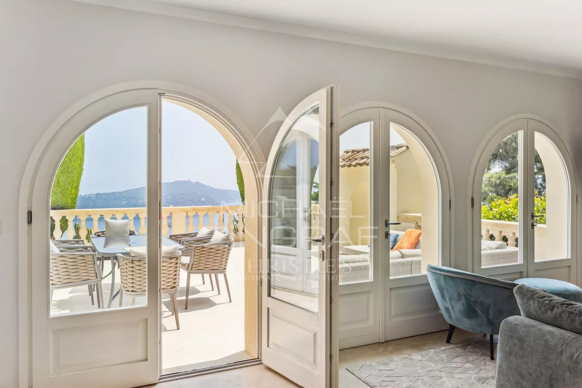 Art Deco duplex in Villefranche-sur-Mer Interior of an Art Deco duplex with sea view in Villefranche-sur-Mer.