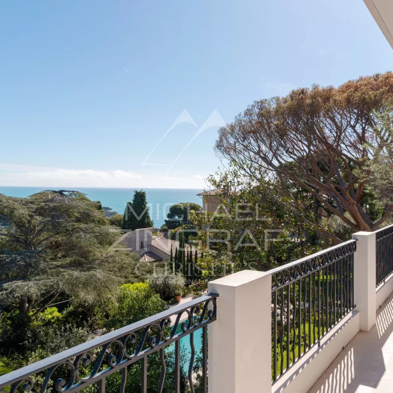 Luxury real estate photo | Charming Properties