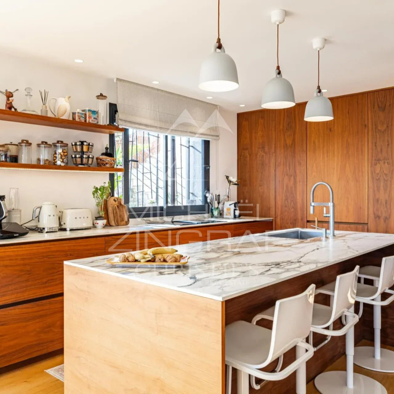 Luxury real estate photo | Charming Properties