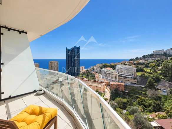 Terrace of an apartment in Beausoleil with views of the sea and Monaco.