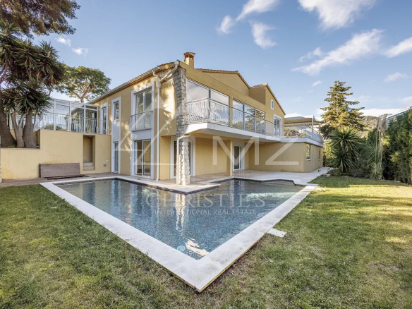 Villa rénovée vue mer