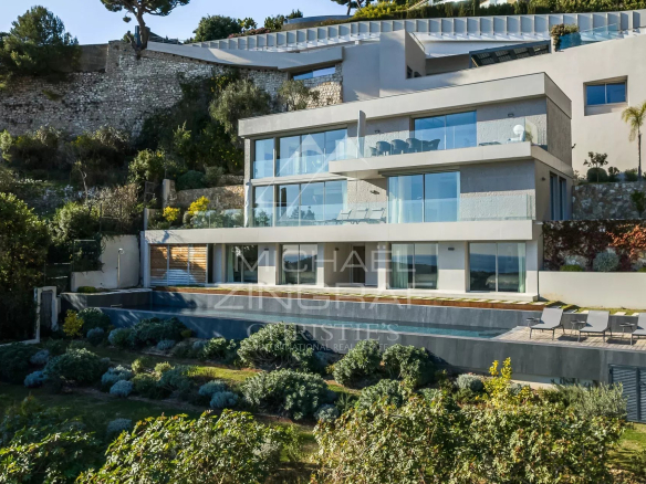 Villefranche-sur-Mer-luxurious contemporary villa with spectacular sea view