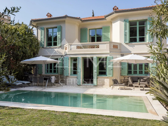 Juan-les-Pins – Villa entièrement rénovée, emplacement exceptionnel