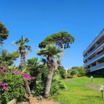 Élégant 3 Pièces avec Terrasse – Proche Plages et Commerces