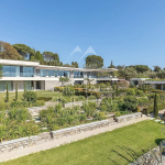 New contemporary villa with luxurious amenities