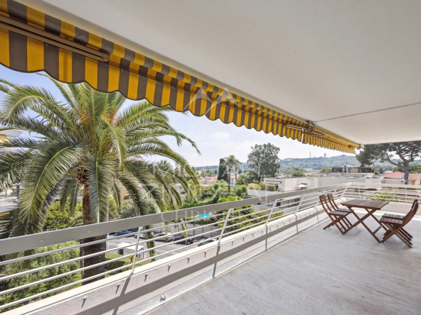 Cap d&#39;Antibes - Spacious 4 rooms with terrace, swimming pool and garage