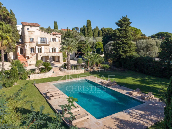 Cap d’Antibes, versant Oues – Propriété d’exception avec vue mer –
